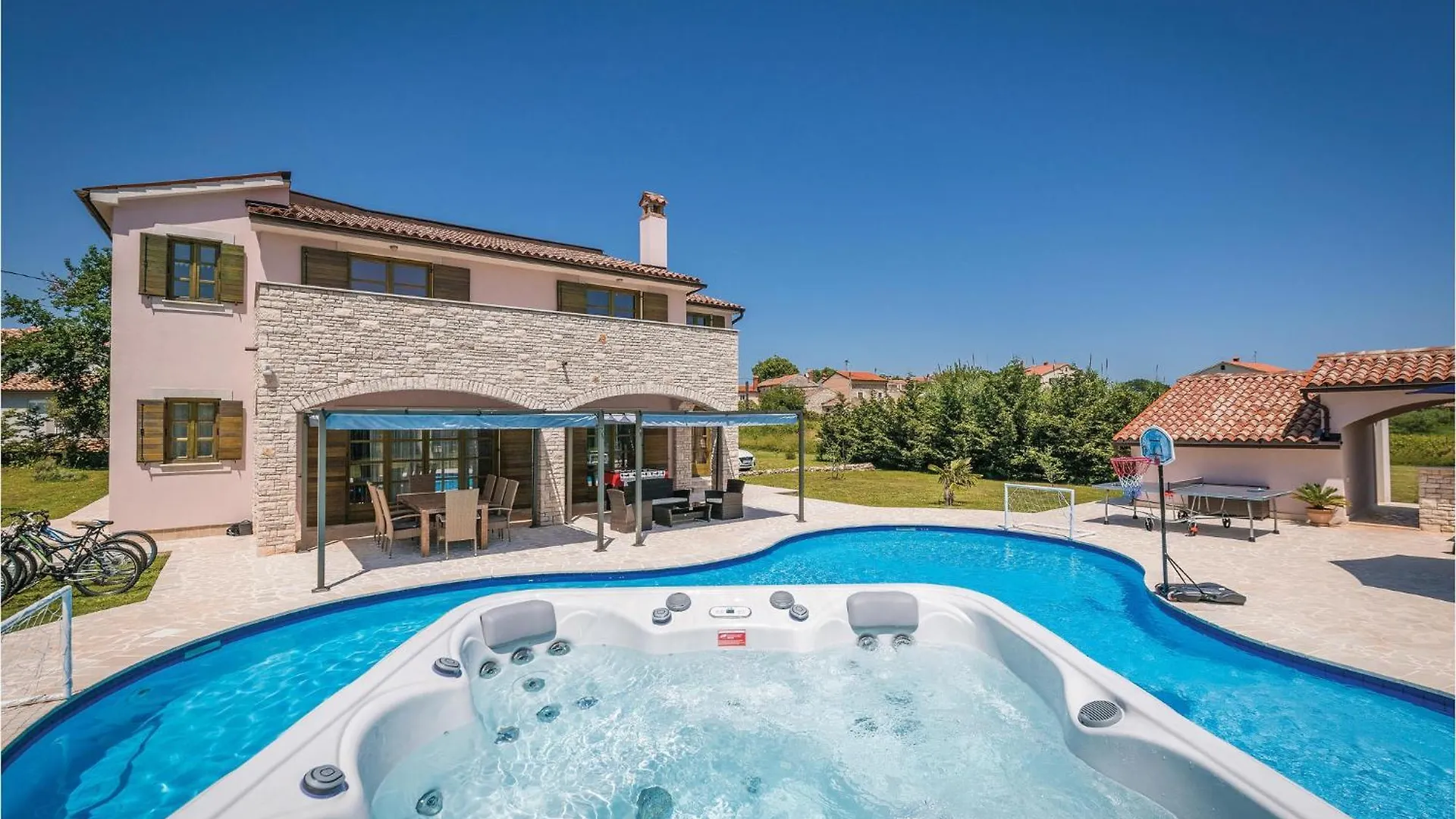 5 Bedroom Awesome Home In Valtura