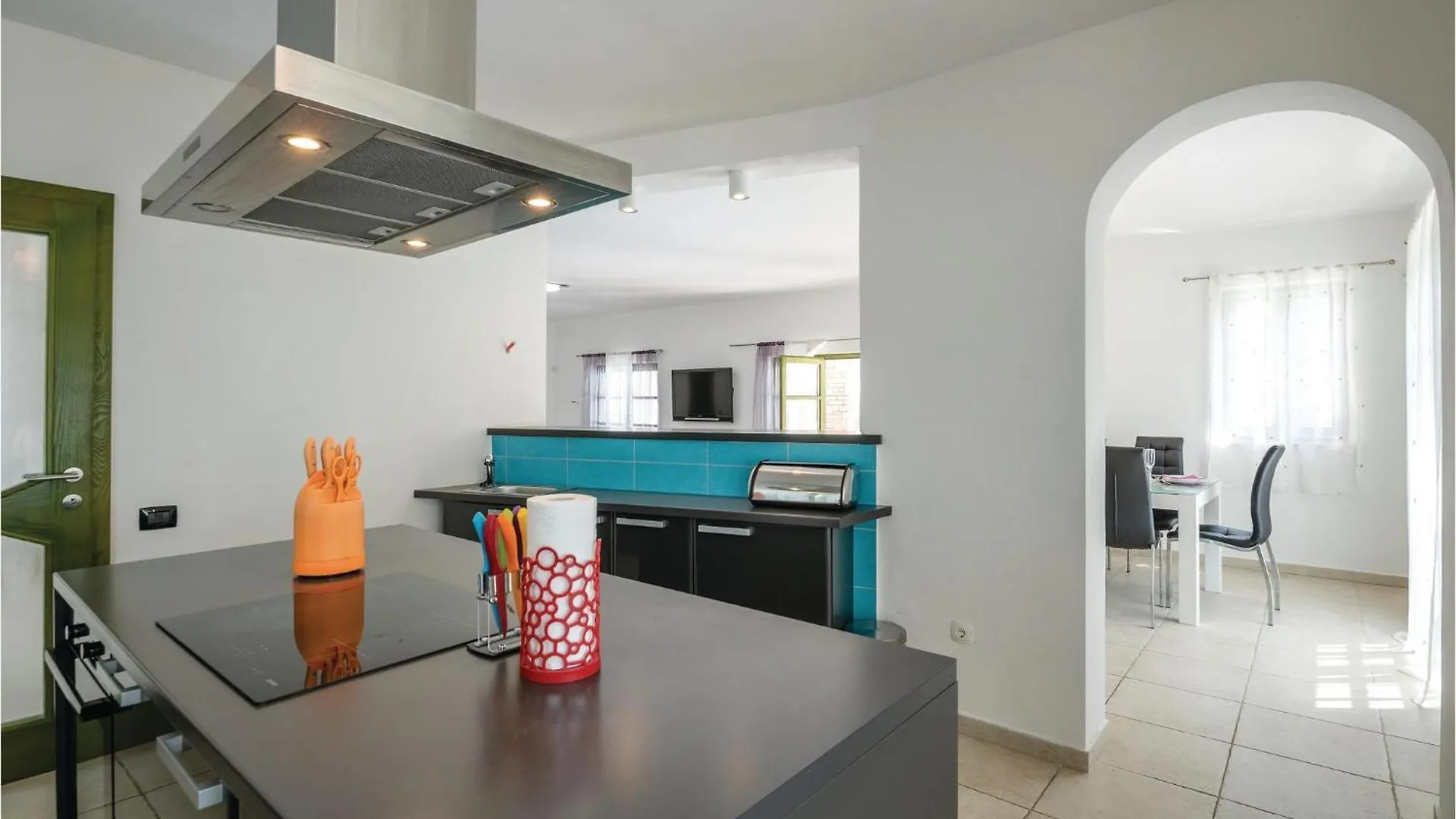 5 Bedroom Awesome Home In Valtura 克罗地亚