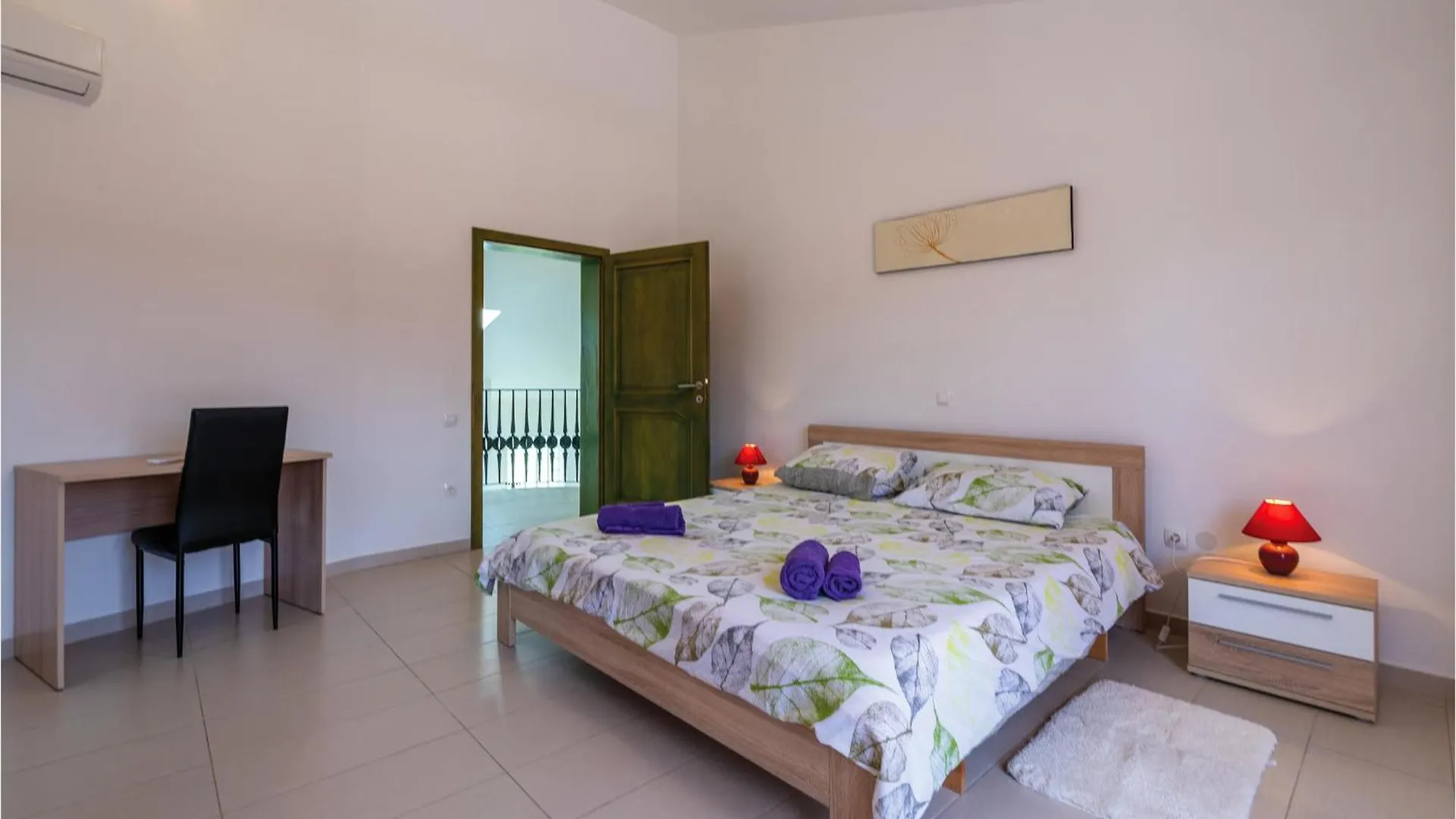 5 Bedroom Awesome Home In Valtura 度假居