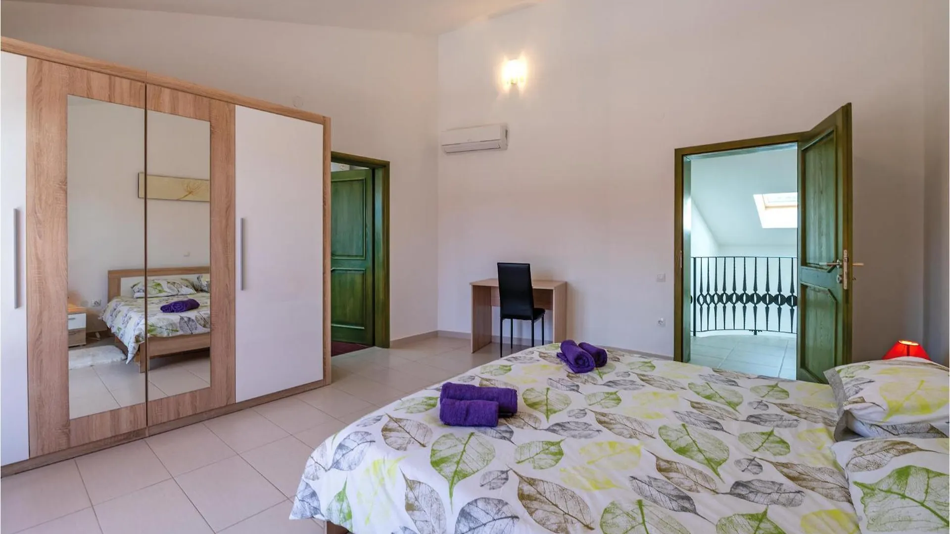度假居 5 Bedroom Awesome Home In Valtura 克罗地亚